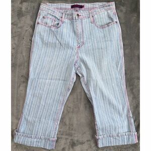 🩷🩵 Miss Vigoss Striped Capris with Contrast Stitching